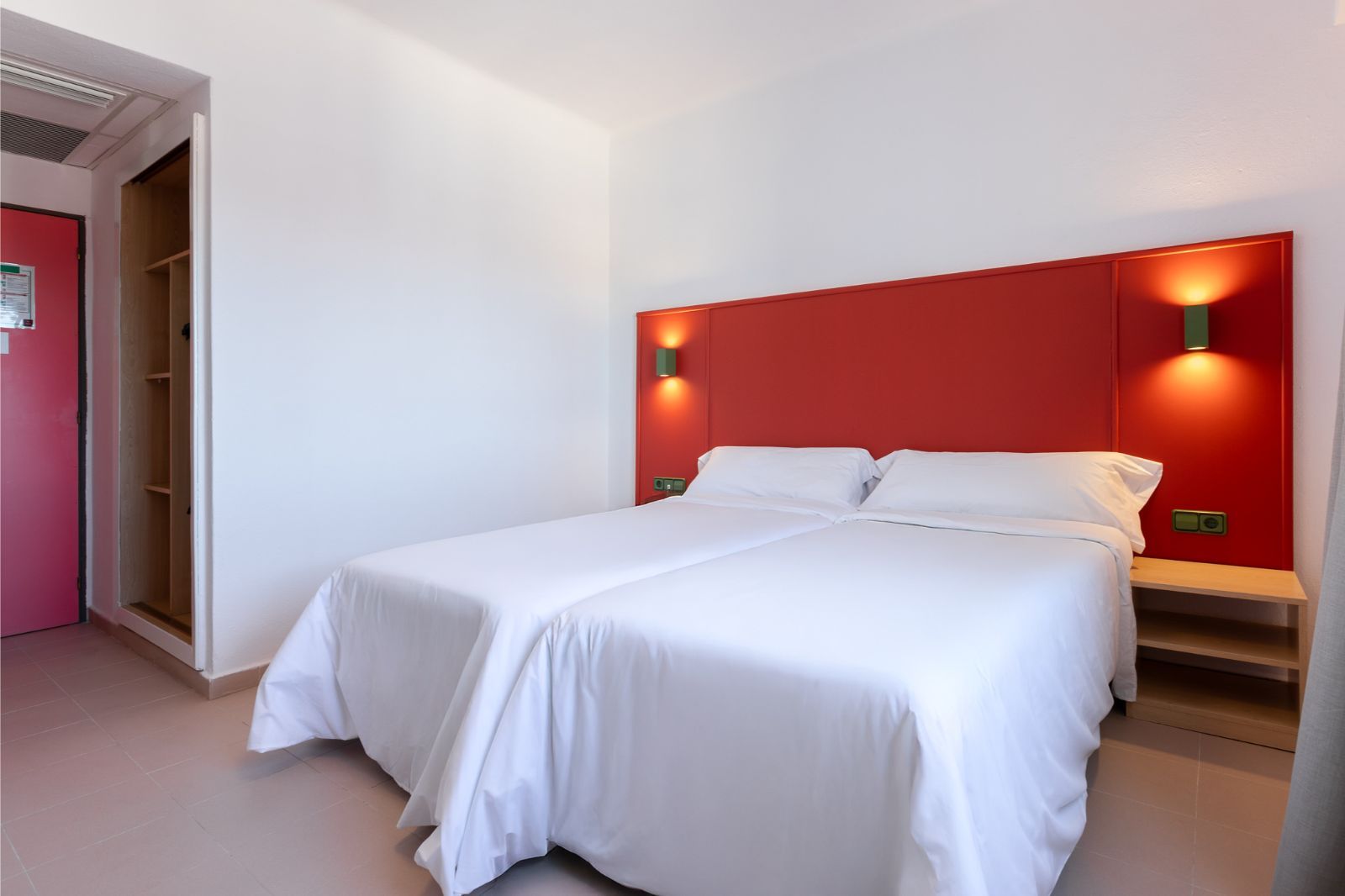 Twin Economy - The Red Hotels