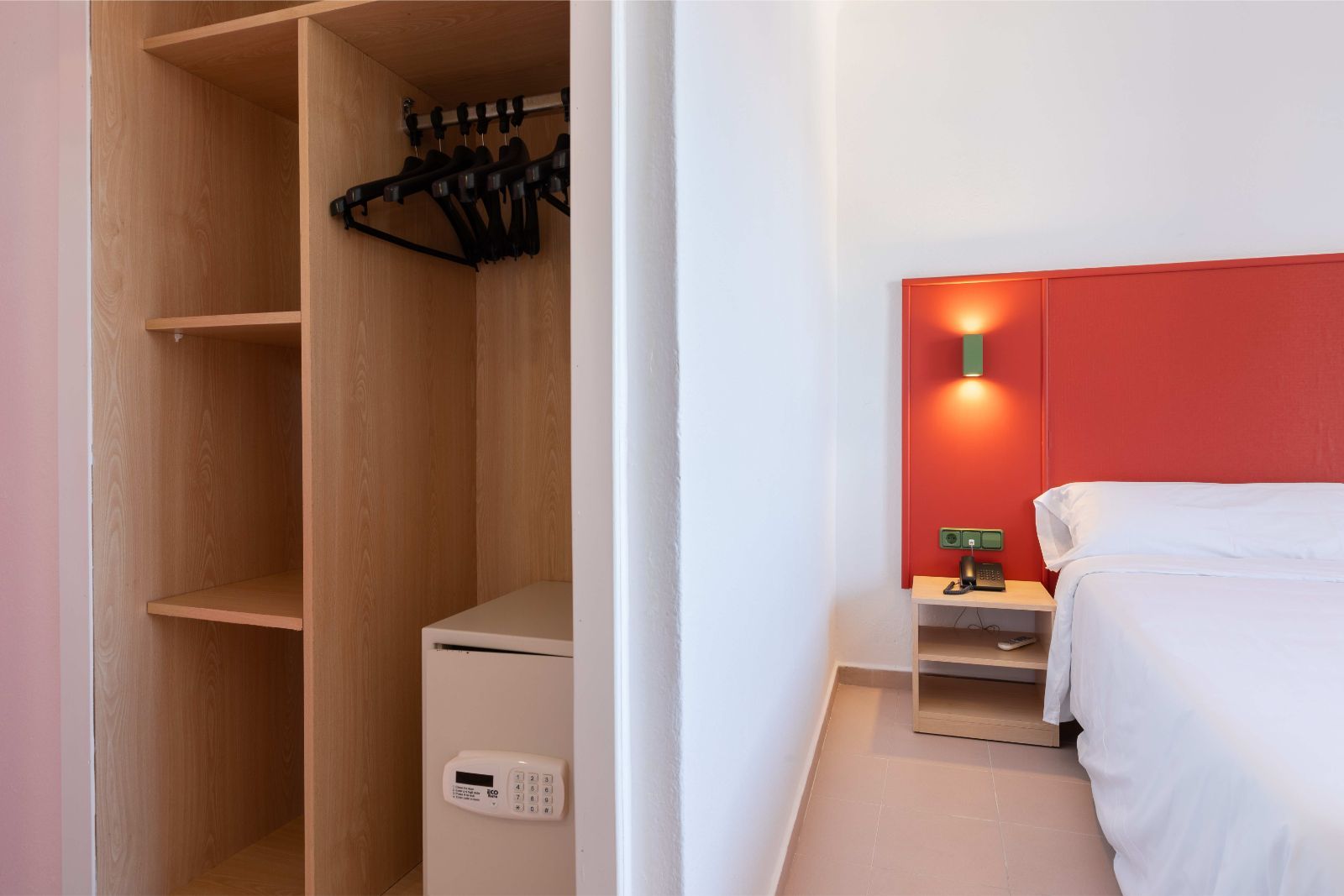 Twin Economy - The Red Hotels