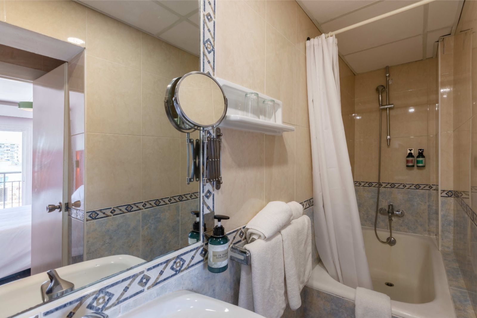 Street View Room - The Red Hotels