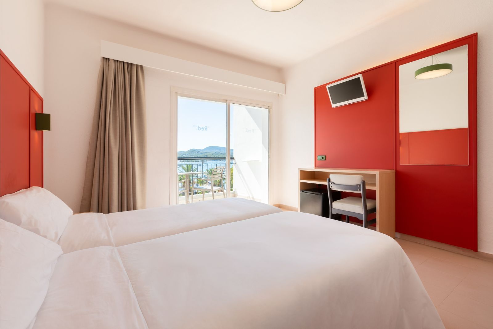 Twin Sea View Room - The Red Hotels